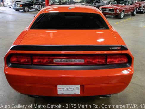 Used 2009 Dodge Challenger SRT8 w/ SRT Option Group II RWD image 5
