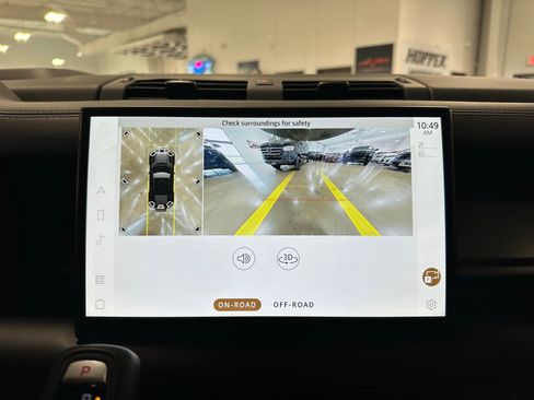 Used 2025 Land Rover Defender 110 X image 32