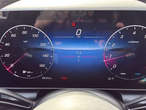 Used 2026 Mercedes-Benz GLC 300 4MATIC image 21