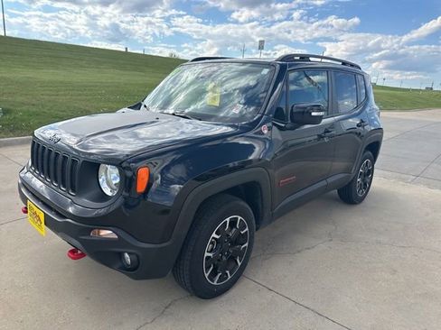 Used 2023 Jeep Renegade Trailhawk AWD/4WD image 7