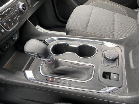 Used 2021 Chevrolet Traverse LT image 29