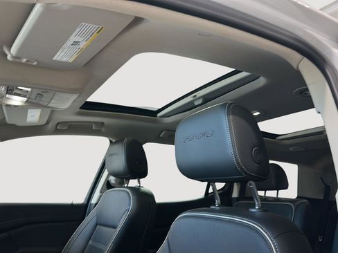 Used 2022 GMC Acadia Denali w/ Denali Ultimate Package image 21