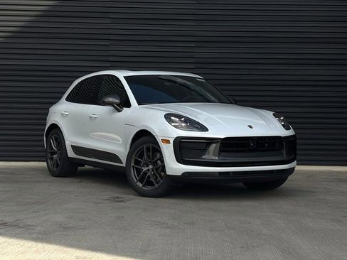 Certified 2026 Porsche Macan Turbo image 9