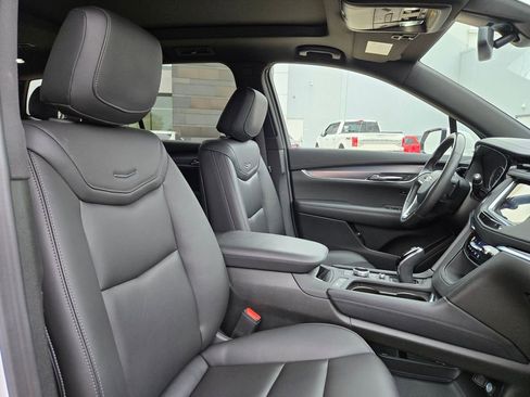 Certified 2024 Cadillac XT6 Luxury w/ LPO, Floor Liner Package image 28