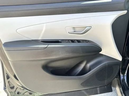 Used 2025 Hyundai Tucson SE FWD image 28