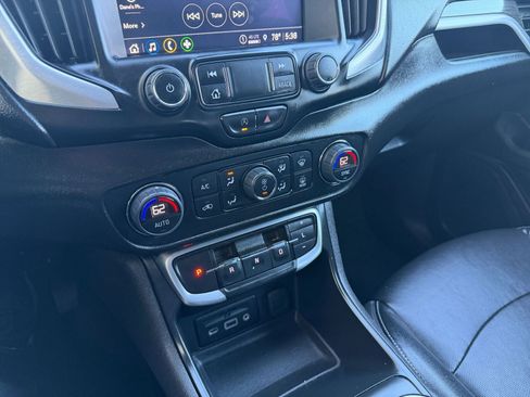 Used 2024 GMC Terrain SLT image 43