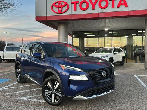 Used 2023 Nissan Rogue Platinum w/ Platinum Premium Package image 1