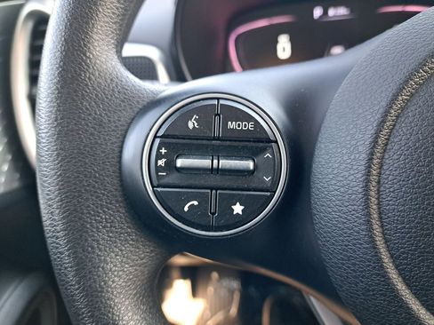 Used 2023 Kia Soul LX w/ Option Group 015 FWD image 29