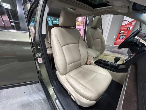 Used 2017 Subaru Outback 2.5i Limited w/ Popular Package #5 AWD/4WD image 4
