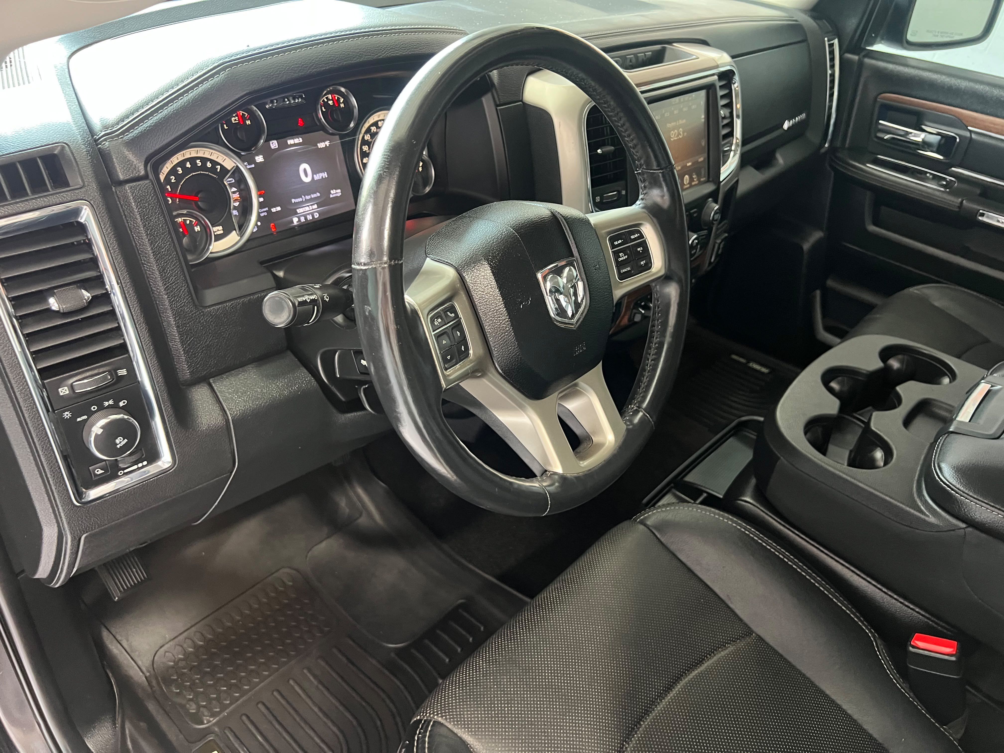 Used 2016 RAM 1500 Laramie w/ Convenience Group AWD/4WD image 15