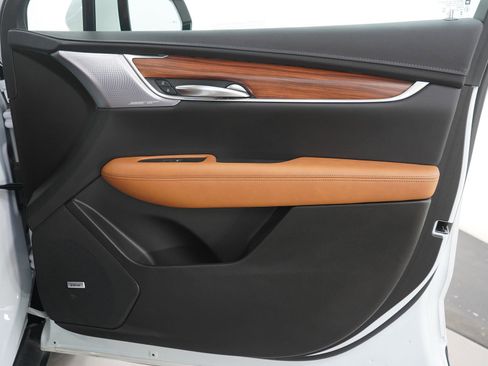 Used 2024 Cadillac XT5 Premium Luxury image 12