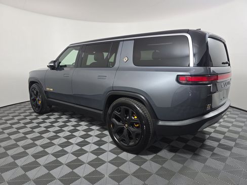 Used 2022 Rivian R1S Launch Edition Quad AWD/4WD image 3