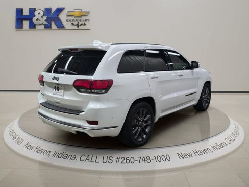 Used 2018 Jeep Grand Cherokee Overland AWD/4WD image 6