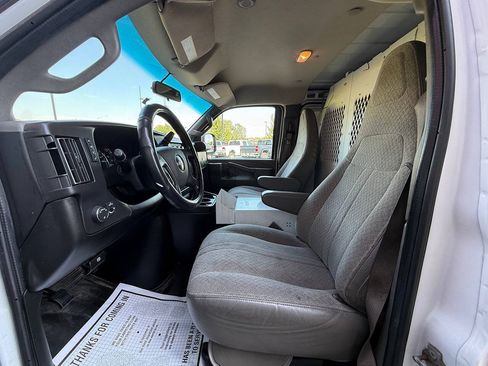 Used 2020 GMC Savana 3500 w/ Driver Convenience Package RWD image 16