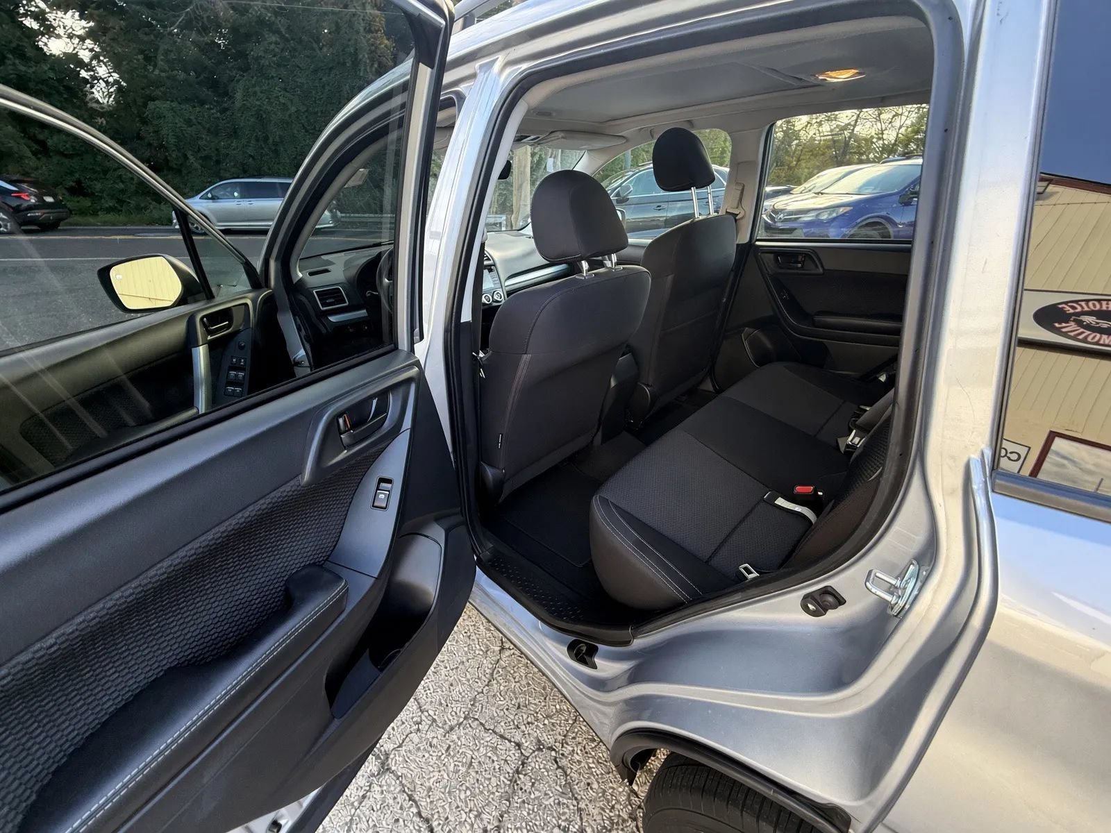 Used 2017 Subaru Forester 2.5i Premium w/ Popular Package #2A AWD/4WD image 10