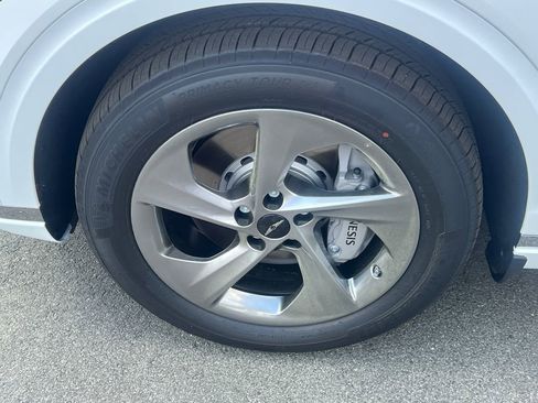 New 2026 Genesis GV70 2.5T Select image 12