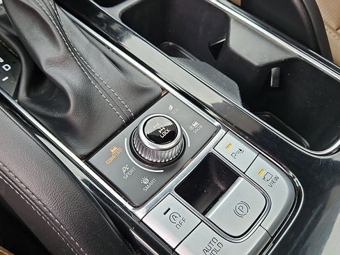 Used 2022 Kia Telluride SX w/ SX Prestige Package image 19