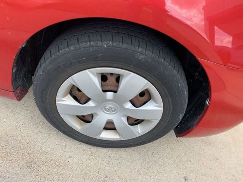 Used 2009 Toyota Camry LE FWD image 2