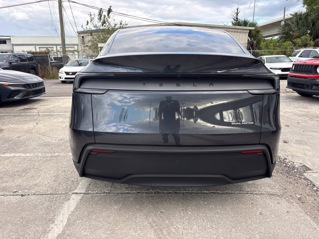 Used 2026 Tesla Model Y AWD image 4