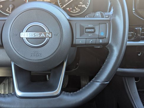 Used 2025 Nissan Pathfinder SV image 22