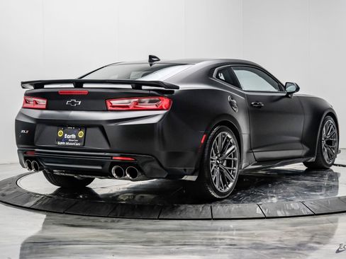 Used 2018 Chevrolet Camaro ZL1 RWD image 18