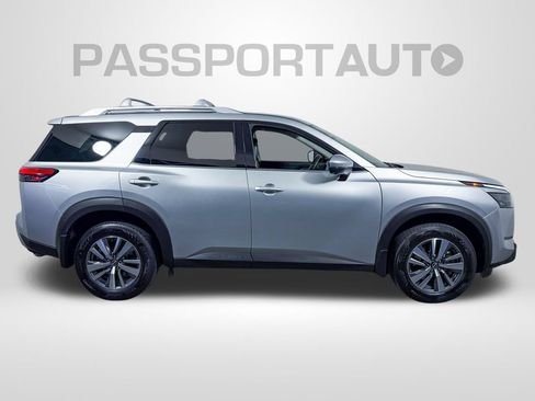 Certified 2025 Nissan Pathfinder SL AWD/4WD image 12