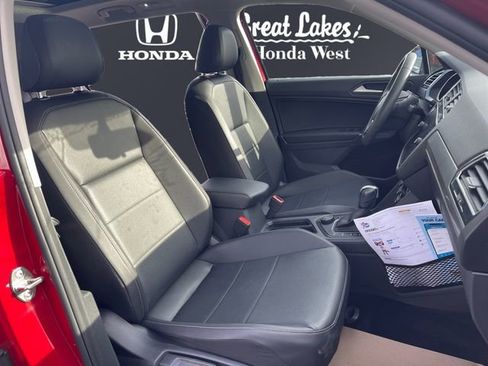 Used 2020 Volkswagen Tiguan SE w/ Panoramic Sunroof Package image 15