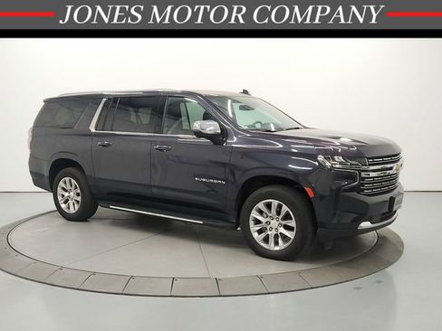 Used 2023 Chevrolet Suburban Premier RWD image 1