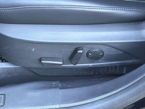 Used 2022 Ford Mustang Mach-E Select image 23