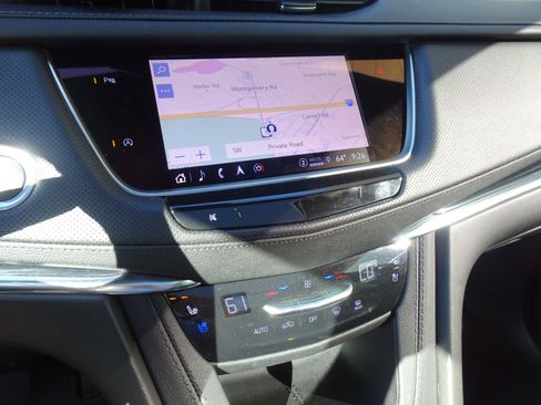 Used 2024 Cadillac XT5 Premium Luxury w/ LPO, Floor Liner Package AWD/4WD image 18