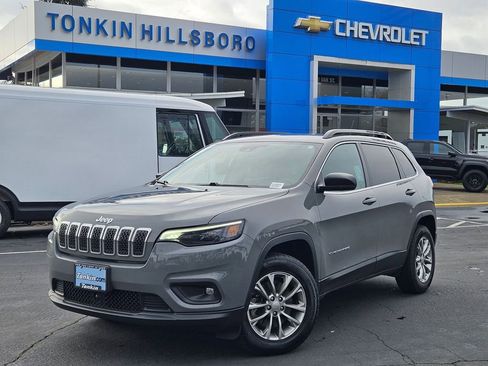 Used 2022 Jeep Cherokee Latitude Lux w/ Mopar Interior Package image 2