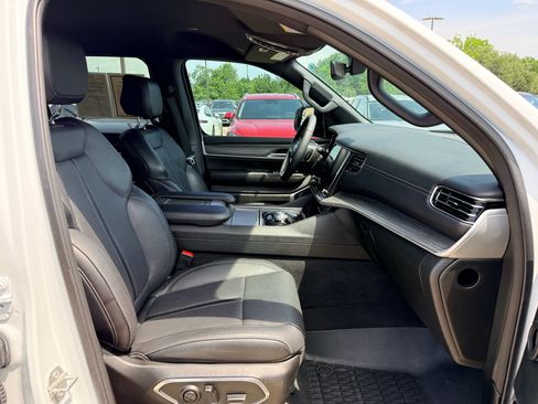 Used 2024 Jeep Wagoneer Series II w/ Flexible Seating Group AWD/4WD image 15