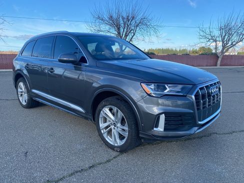 Used 2021 Audi Q7 2.0T Premium Plus w/ Executive Package image 3