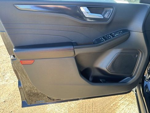 Used 2025 Ford Escape ST-Line image 24