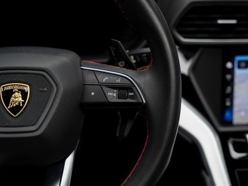 Used 2019 Lamborghini Urus AWD/4WD image 45