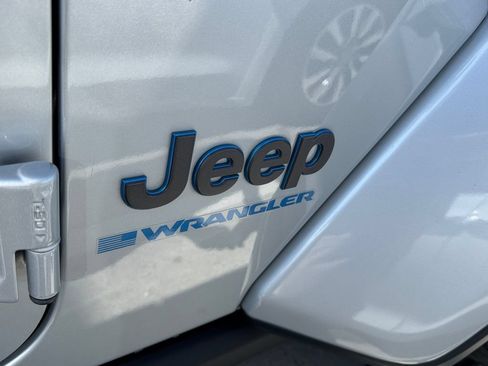 Used 2023 Jeep Wrangler Unlimited Rubicon 4xe AWD/4WD image 16