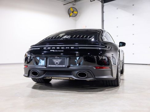 Used 2025 Porsche 911 Carrera RWD image 4