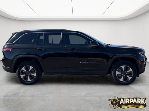 New 2023 Jeep Grand Cherokee 4WD 4xe w/ Luxury Tech Group II image 3