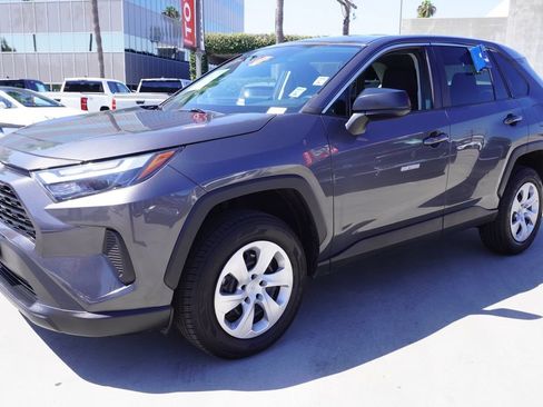 Used 2024 Toyota RAV4 LE AWD/4WD image 4