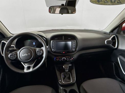 Used 2024 Kia Soul LX w/ LX Technology Package image 21