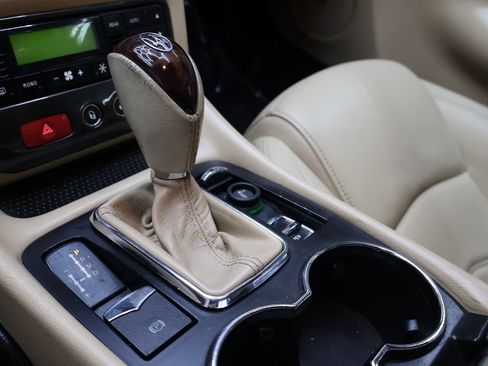 Used 2015 Maserati GranTurismo Convertible RWD image 19