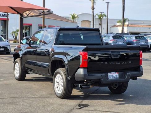 Used 2025 Toyota Tacoma SR w/ SR Upgrade Package image 7