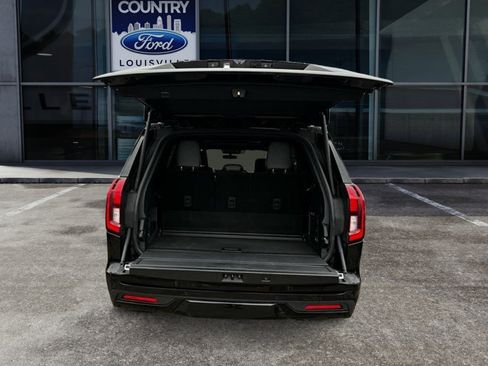 Used 2025 Ford Expedition Platinum w/ Stealth Performance Package AWD/4WD image 8
