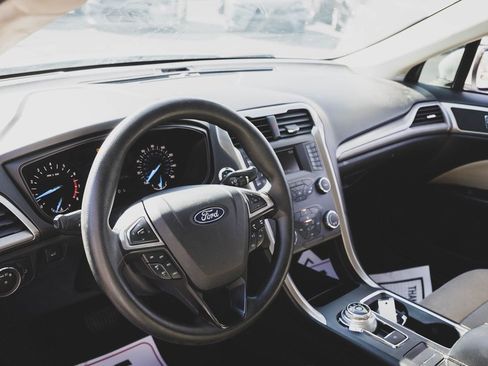 Used 2019 Ford Fusion S image 2