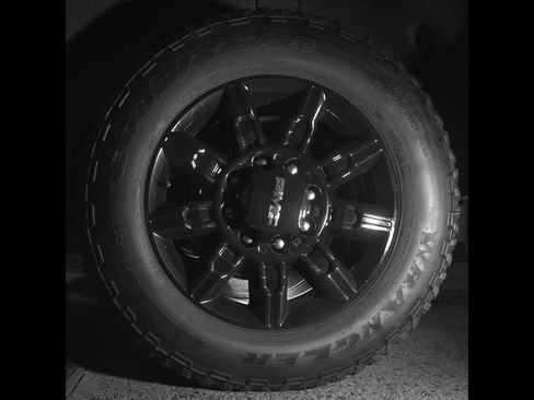 Used 2025 GMC Sierra 2500 AT4 w/ AT4 Premium Plus Package AWD/4WD image 13