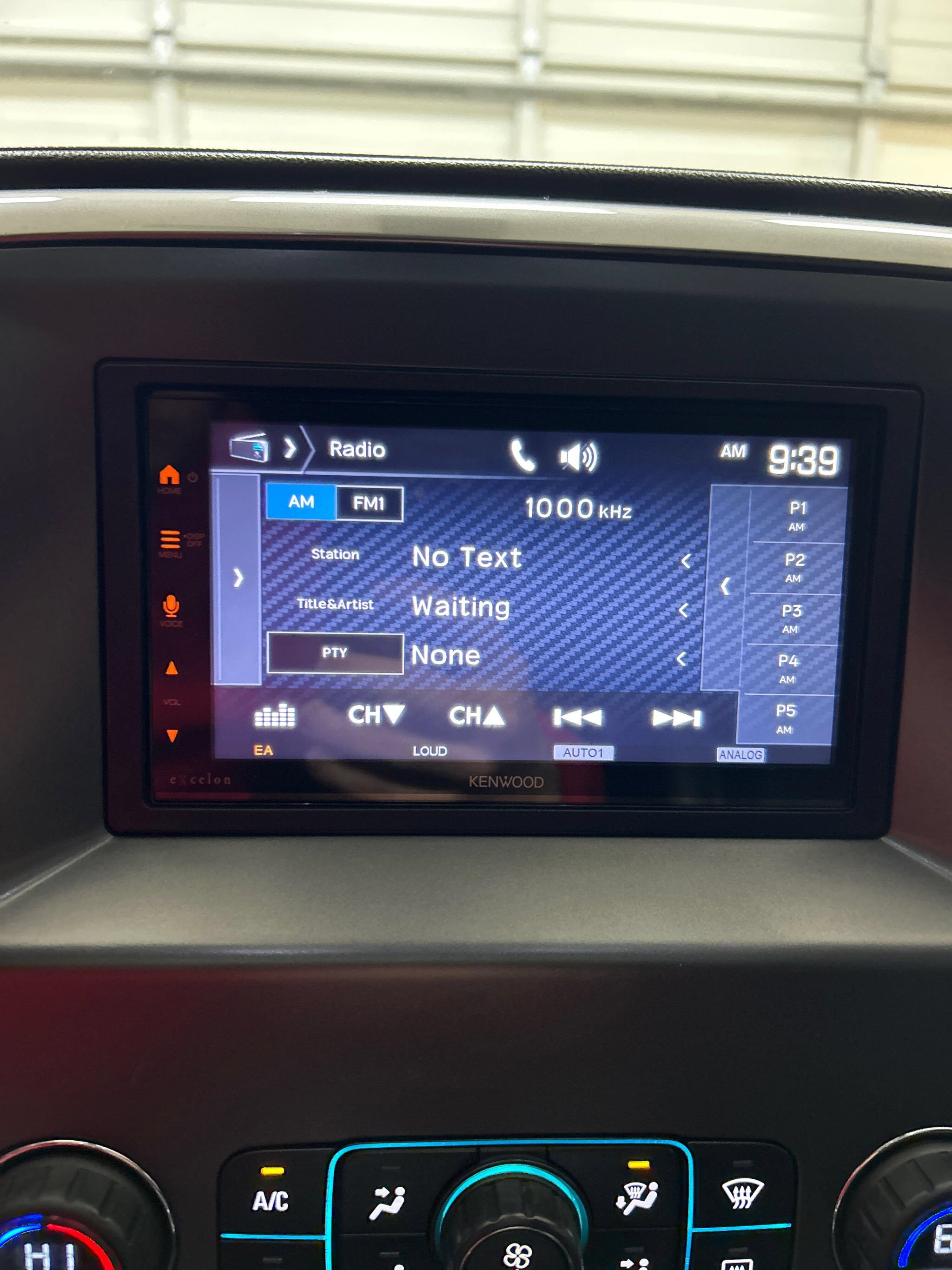 Used 2015 Chevrolet Silverado 2500 LTZ AWD/4WD image 17