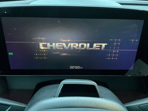 Used 2024 Chevrolet Traverse RS image 29