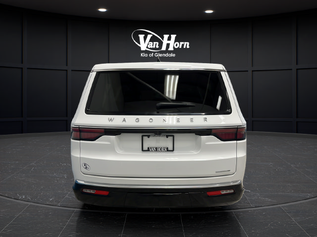 Used 2024 Jeep Wagoneer L Series II AWD/4WD image 6