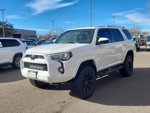 Used 2016 Toyota 4Runner SR5 image 4