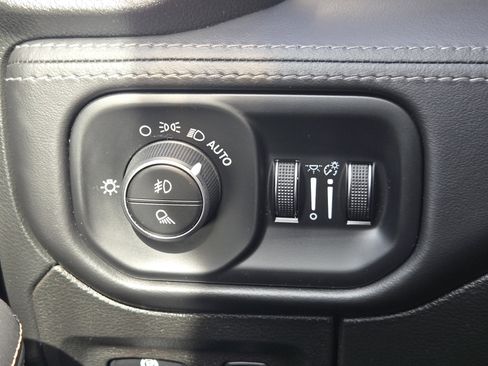 Used 2020 RAM 1500 Limited image 25